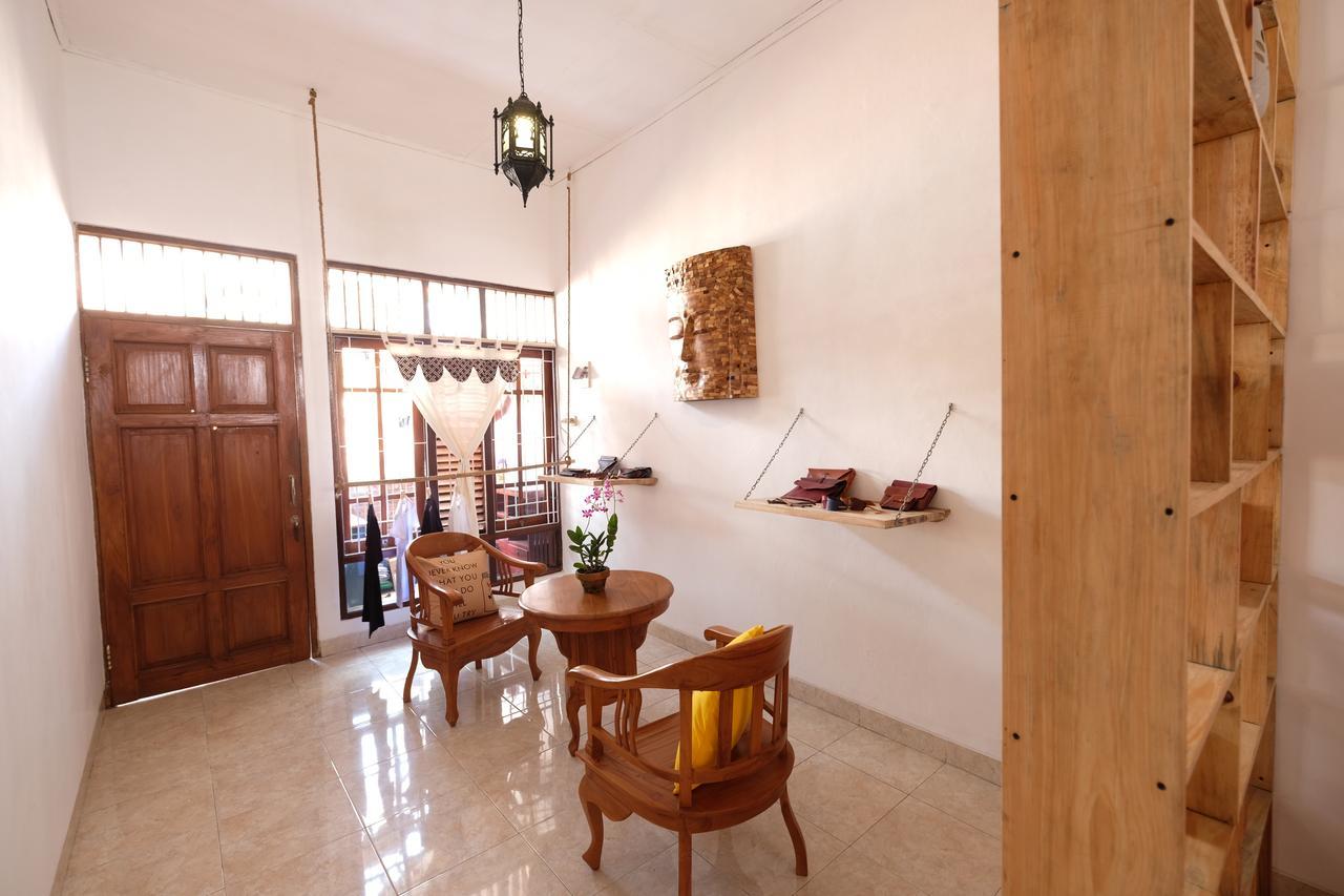 Wood Stone Vandrerhjem Yogyakarta Eksteriør bilde